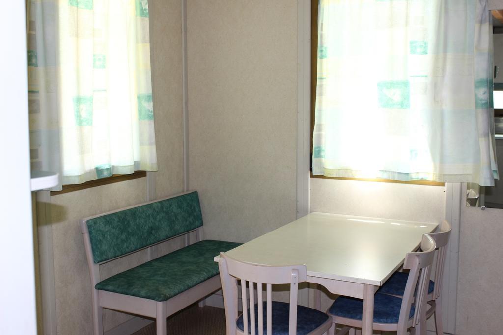 Bungalows Pena Montanesa อาอินซา ห้อง รูปภาพ
