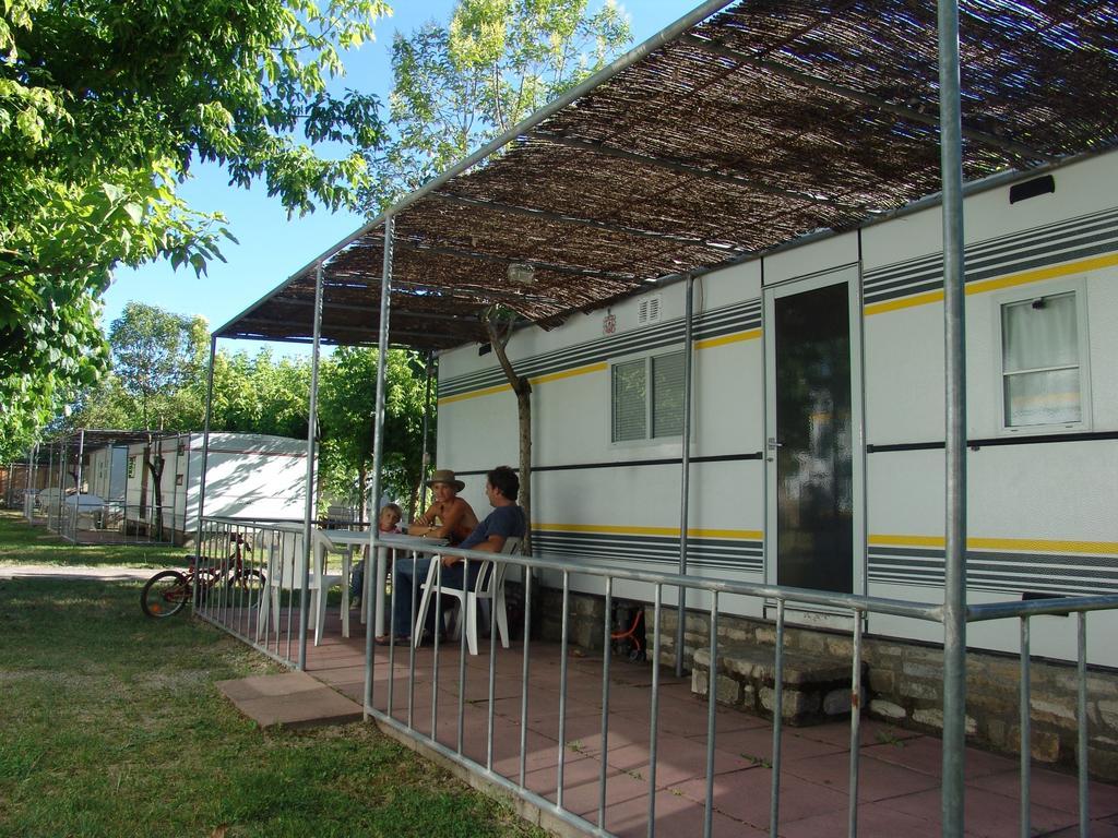 Bungalows Pena Montanesa อาอินซา ห้อง รูปภาพ
